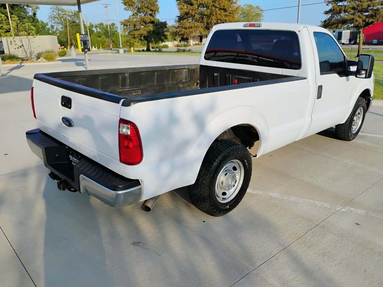 Ford Super Duty F-250 SRW 2WD Reg Cab 137" XLT 2013