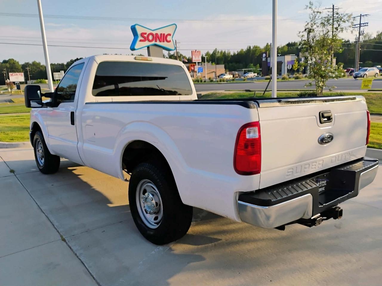 Ford Super Duty F-250 SRW 2WD Reg Cab 137" XLT 2013