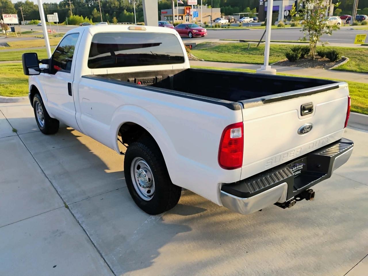 Ford Super Duty F-250 SRW 2WD Reg Cab 137" XLT 2013