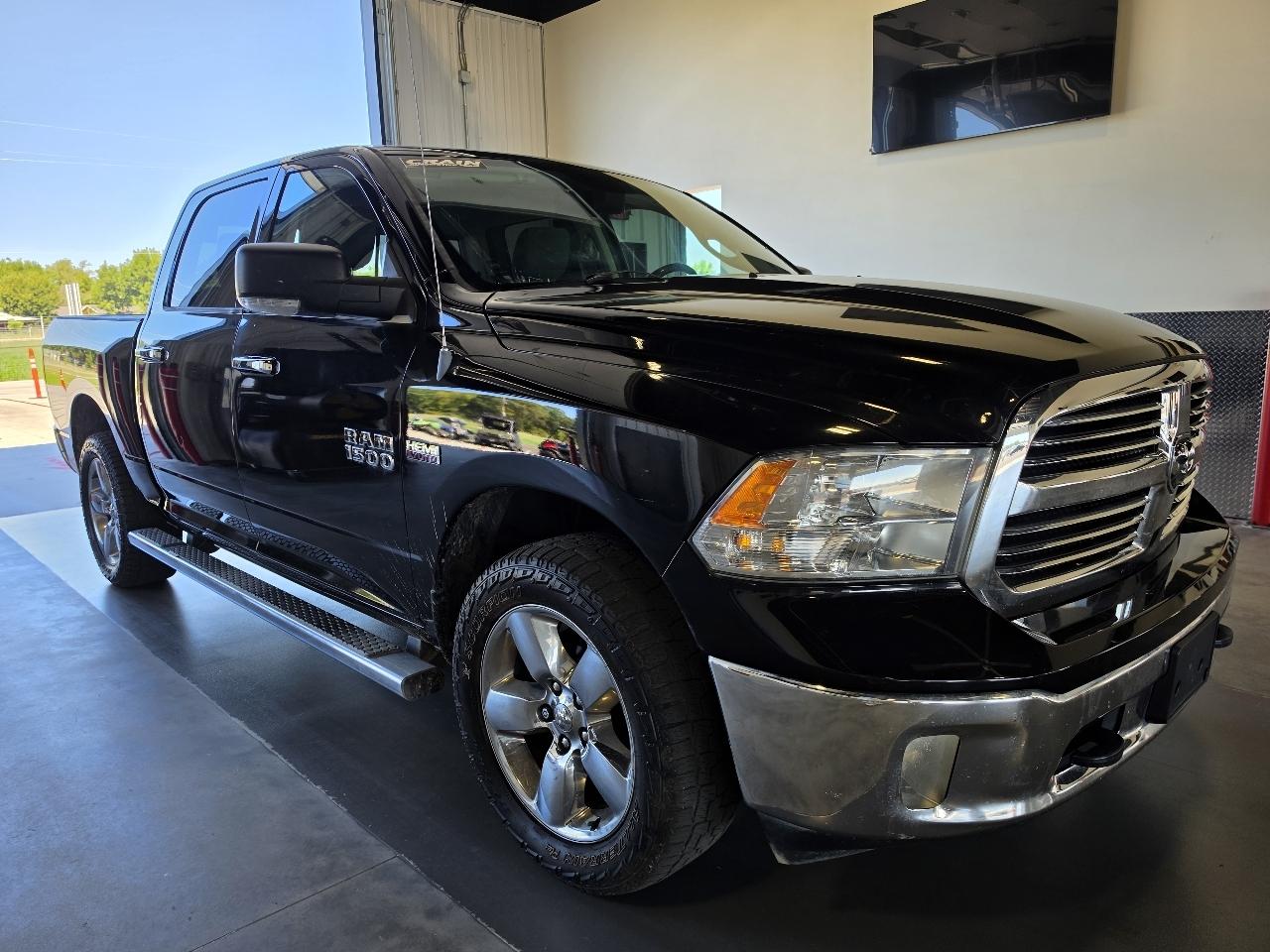 RAM 1500 4WD Crew Cab 140.5" Big Horn 2013