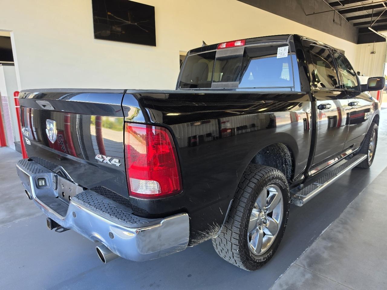 RAM 1500 4WD Crew Cab 140.5" Big Horn 2013