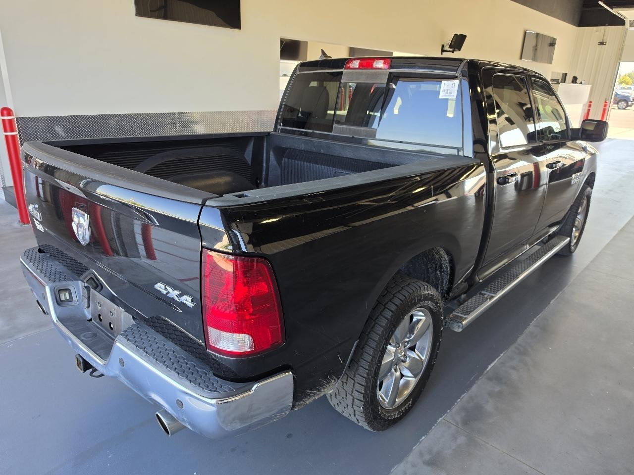 RAM 1500 4WD Crew Cab 140.5" Big Horn 2013