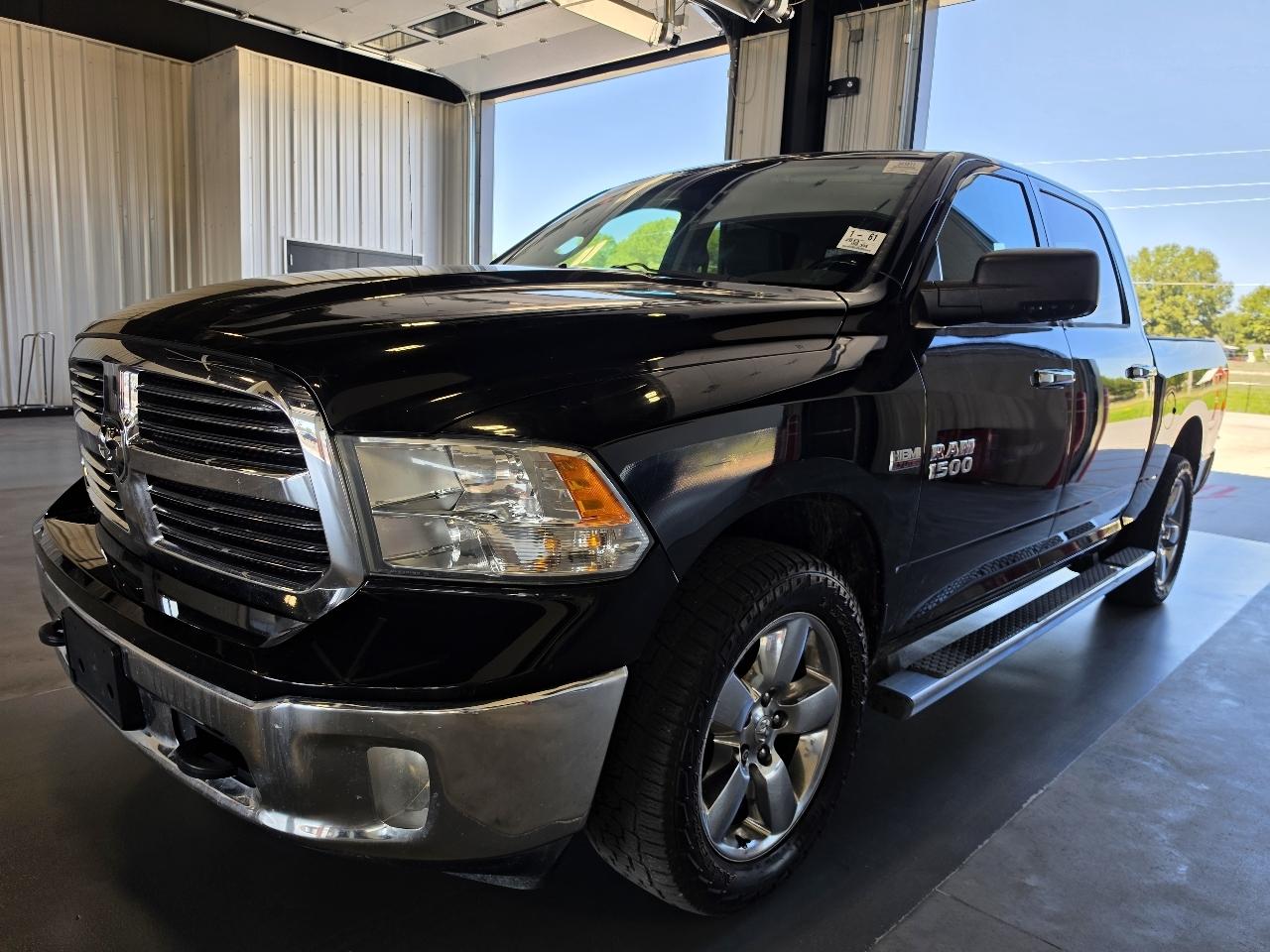 RAM 1500 4WD Crew Cab 140.5" Big Horn 2013