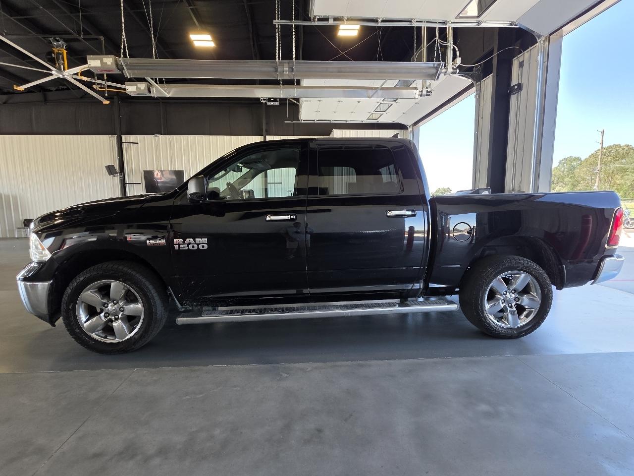 RAM 1500 4WD Crew Cab 140.5" Big Horn 2013