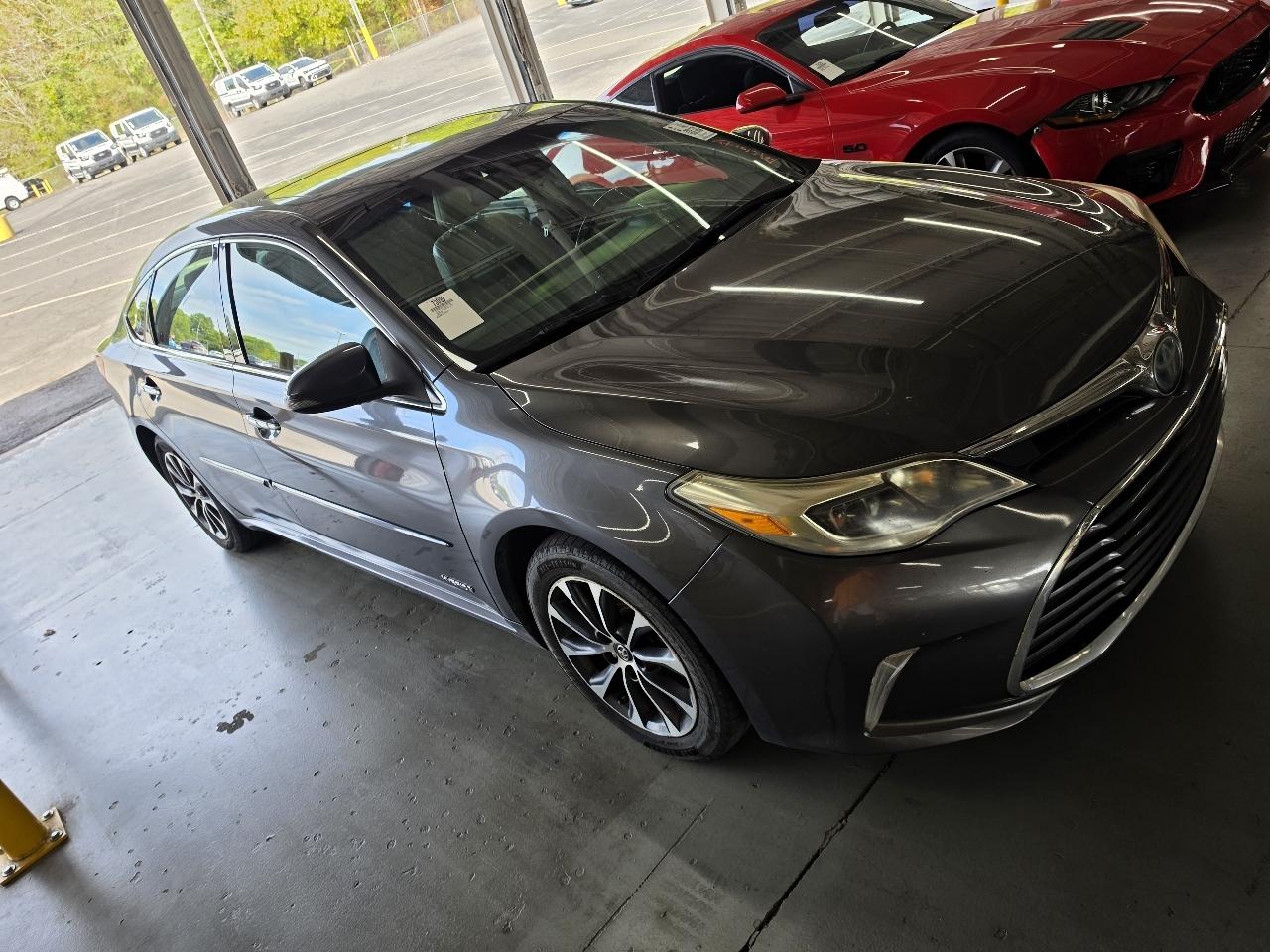 Toyota Avalon Hybrid Limited (Natl) 2018