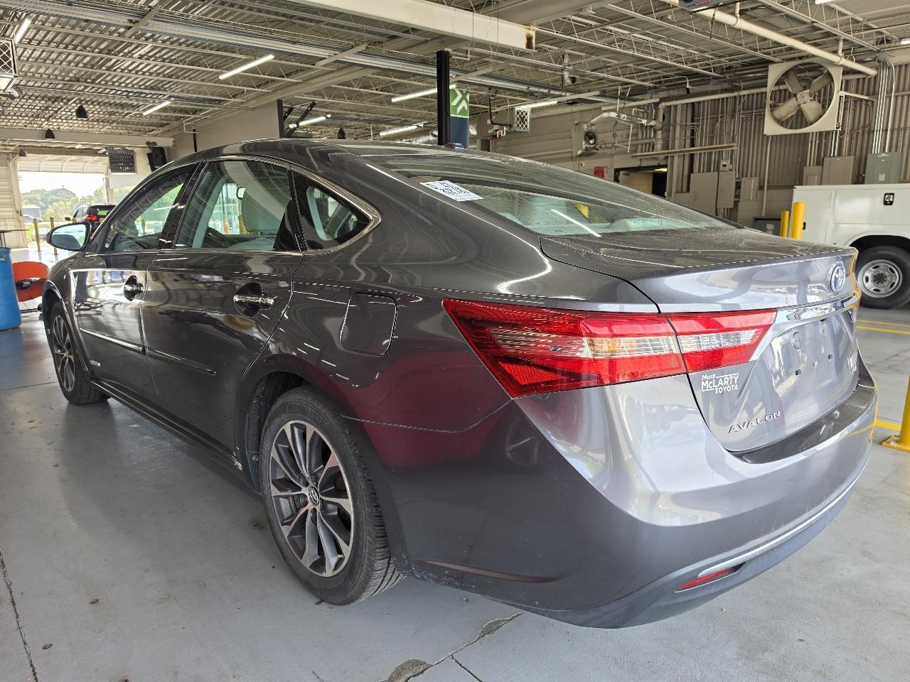 Toyota Avalon Hybrid Limited (Natl) 2018
