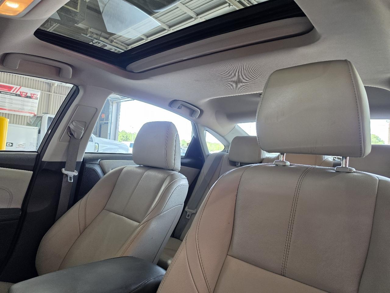 Toyota Avalon Hybrid Limited (Natl) 2018