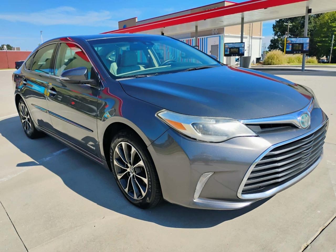 Toyota Avalon Hybrid Limited (Natl) 2018