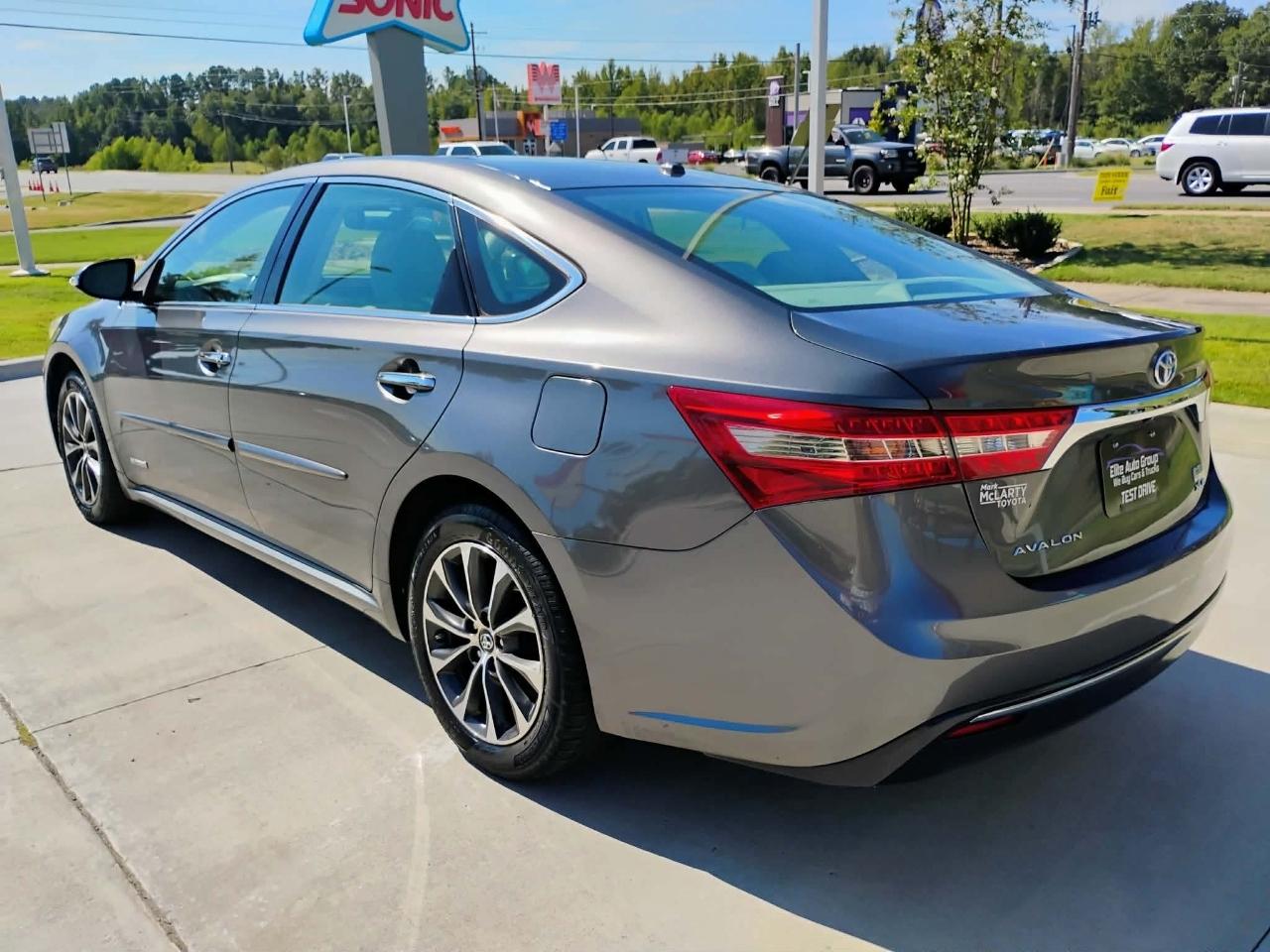 Toyota Avalon Hybrid Limited (Natl) 2018