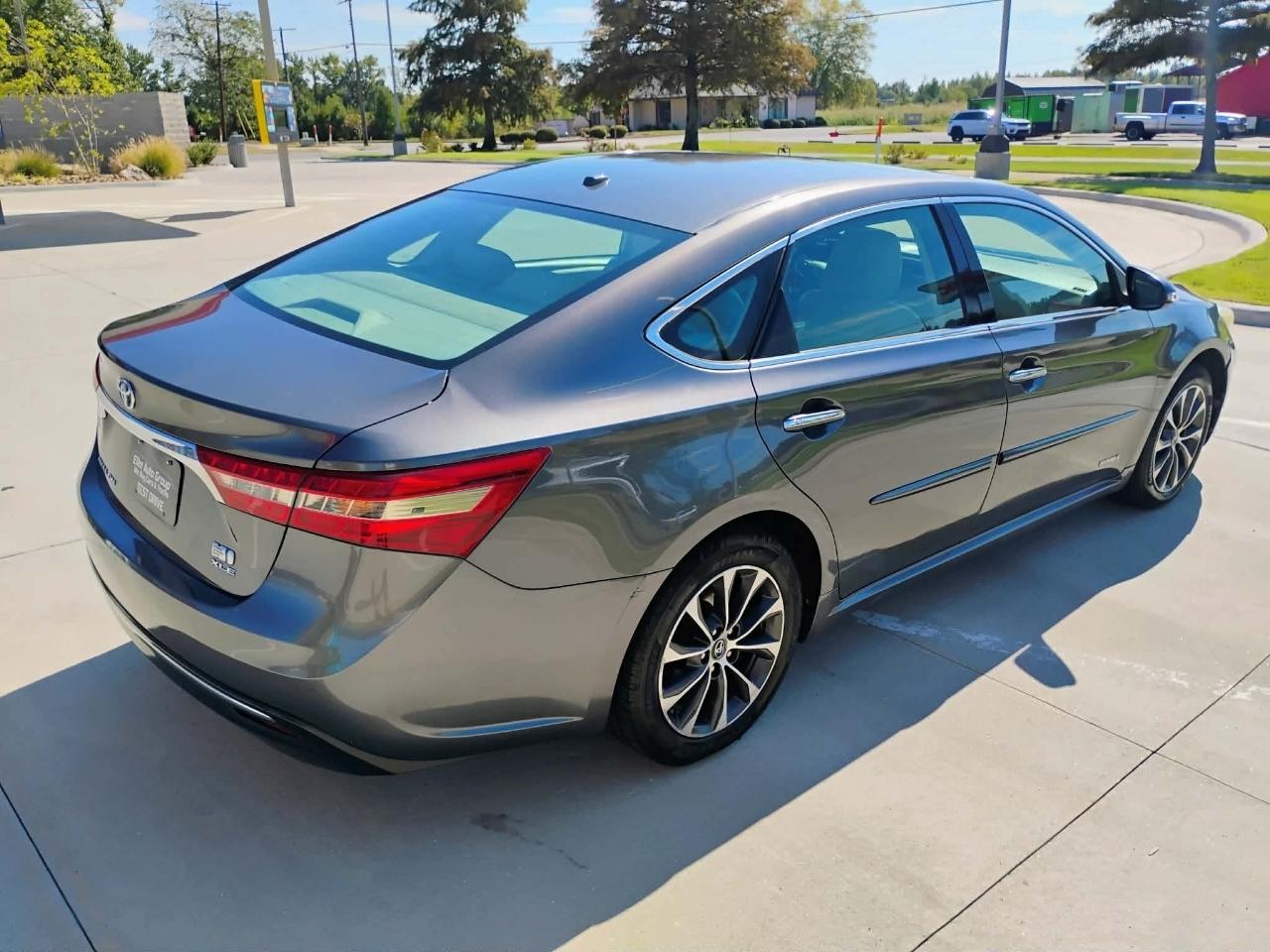 Toyota Avalon Hybrid Limited (Natl) 2018