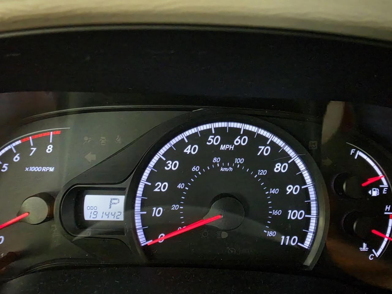 Toyota Sienna 5dr 7-Pass Van V6 LE FWD (Natl) 2012
