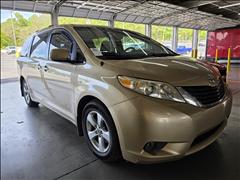 2012 Toyota Sienna 