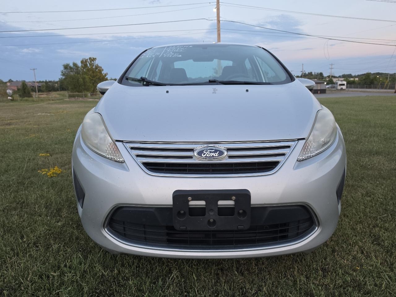 Ford Fiesta 4dr Sdn SE 2013