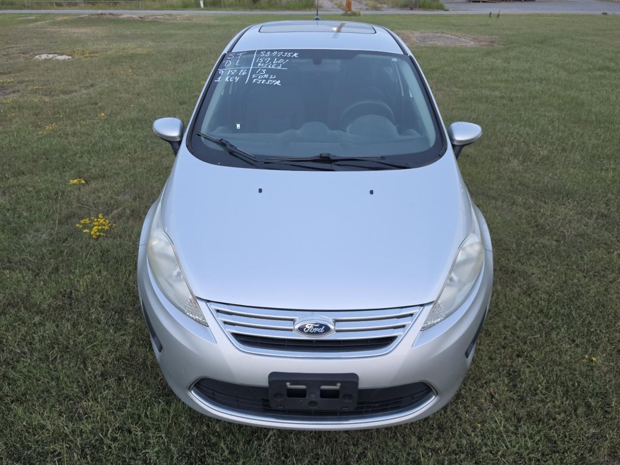 Ford Fiesta 4dr Sdn SE 2013