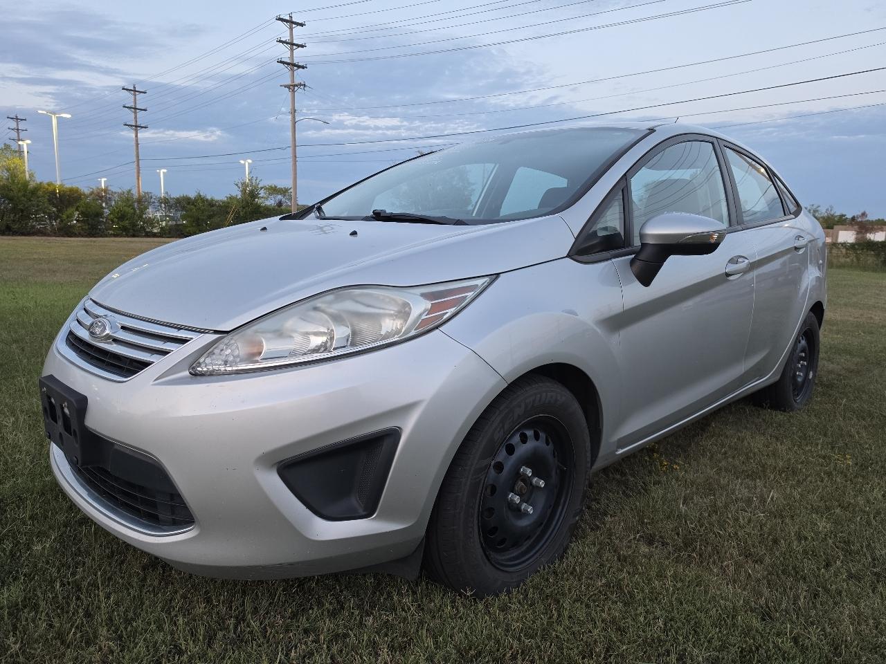 Ford Fiesta 4dr Sdn SE 2013