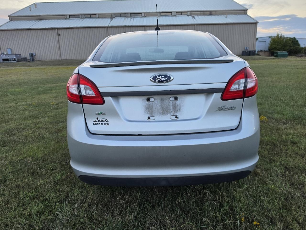 Ford Fiesta 4dr Sdn SE 2013