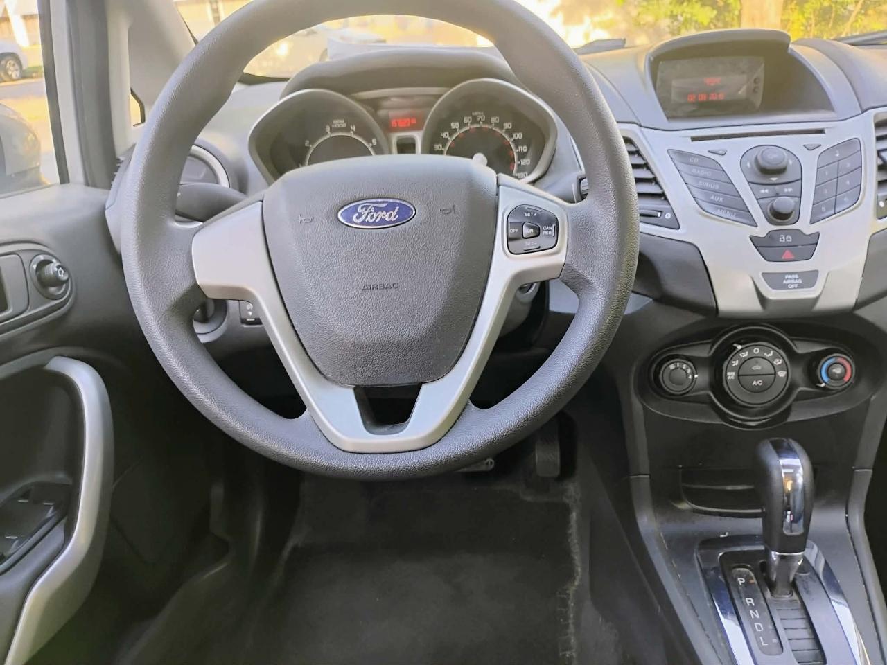 Ford Fiesta 4dr Sdn SE 2013