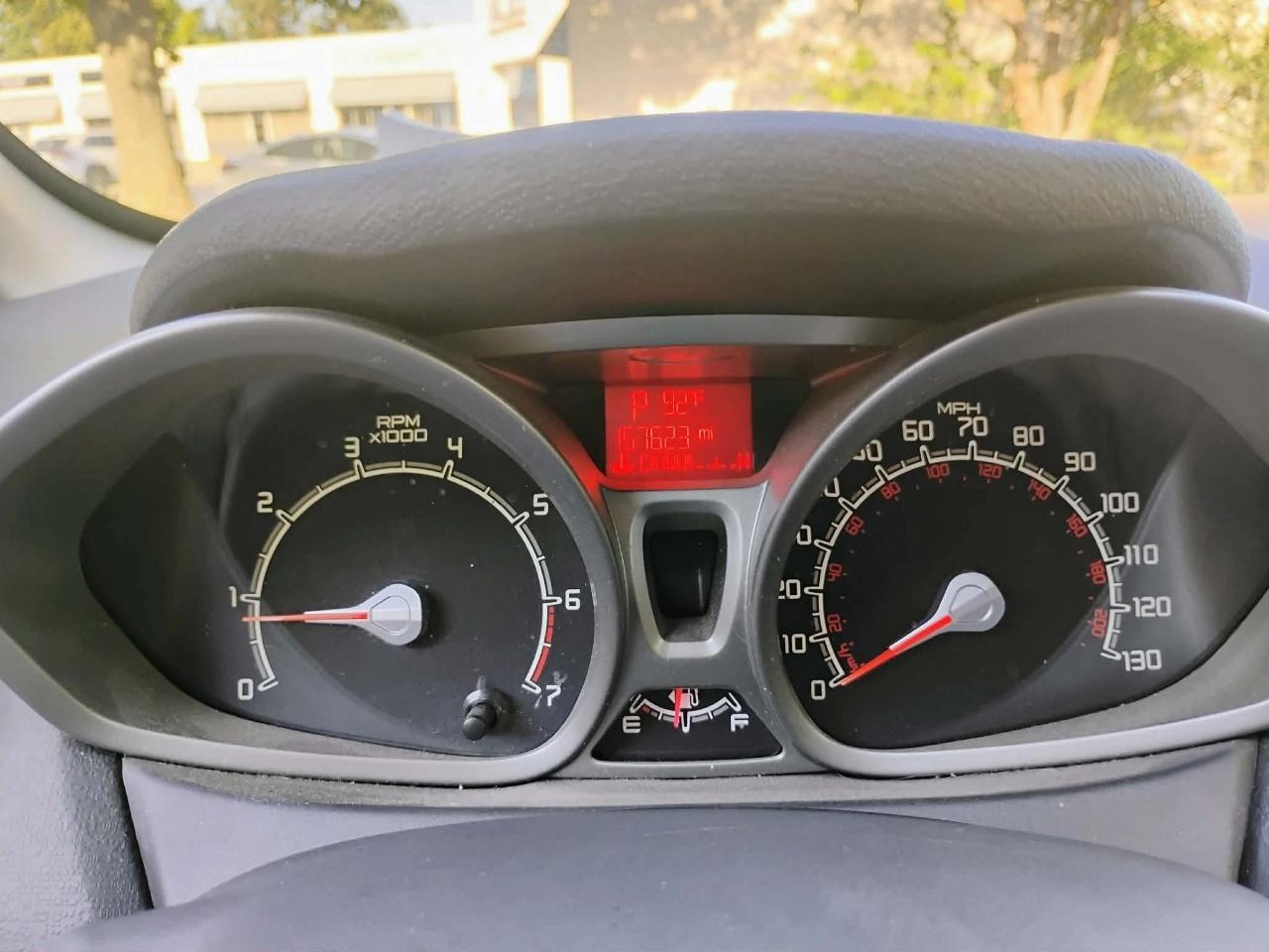 Ford Fiesta 4dr Sdn SE 2013