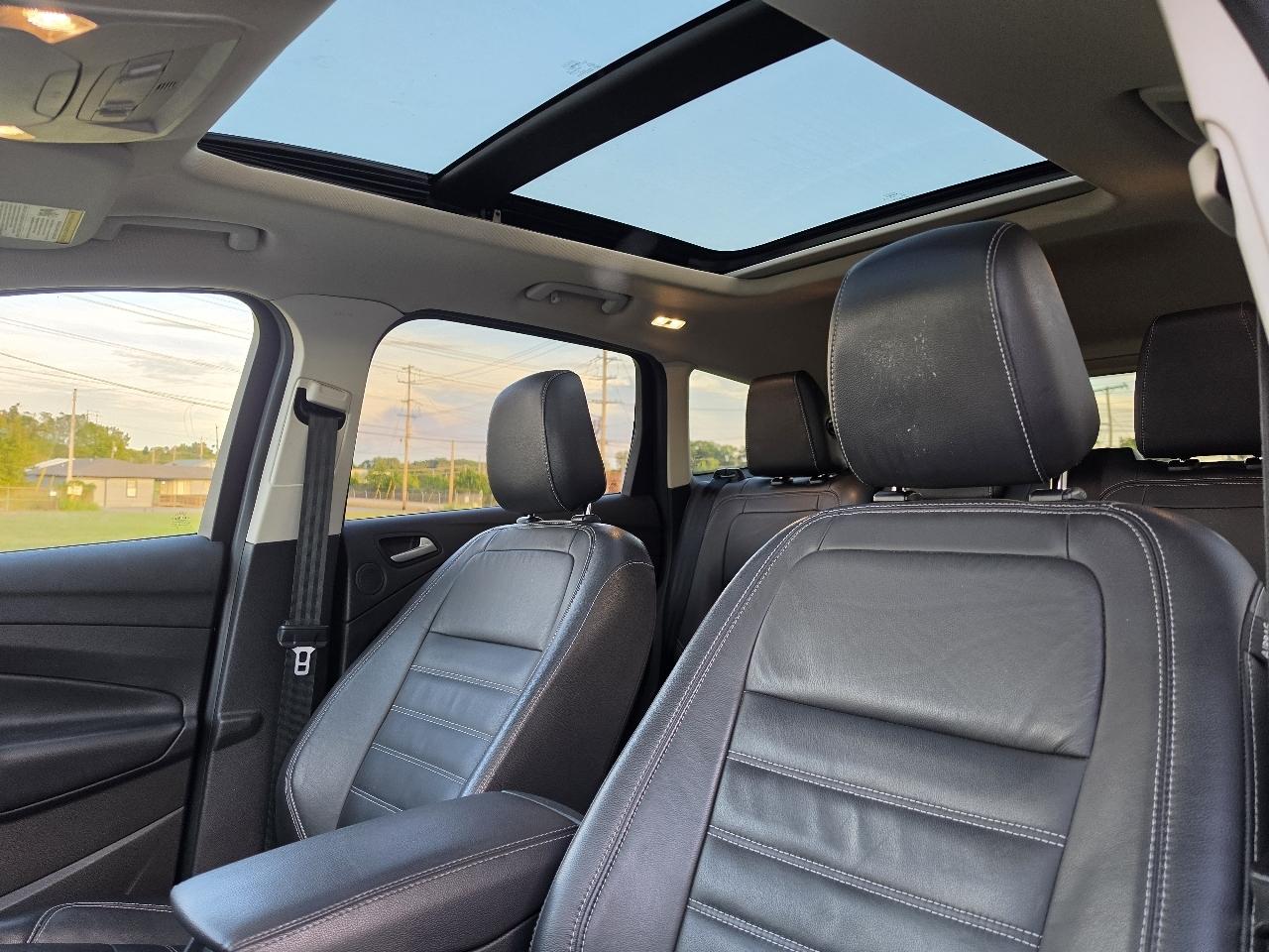 Ford Escape Titanium 4WD 2018
