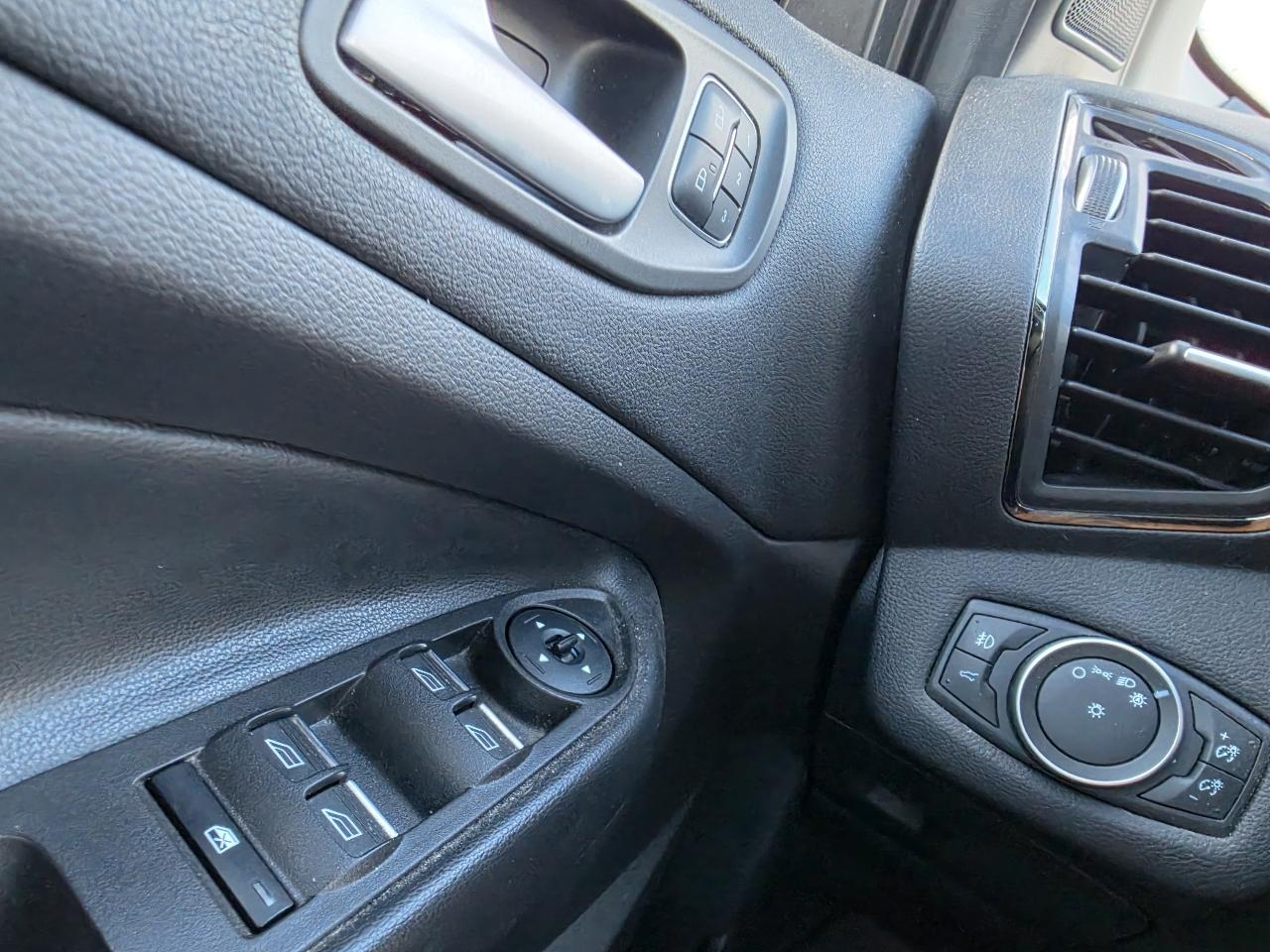 Ford Escape Titanium 4WD 2018