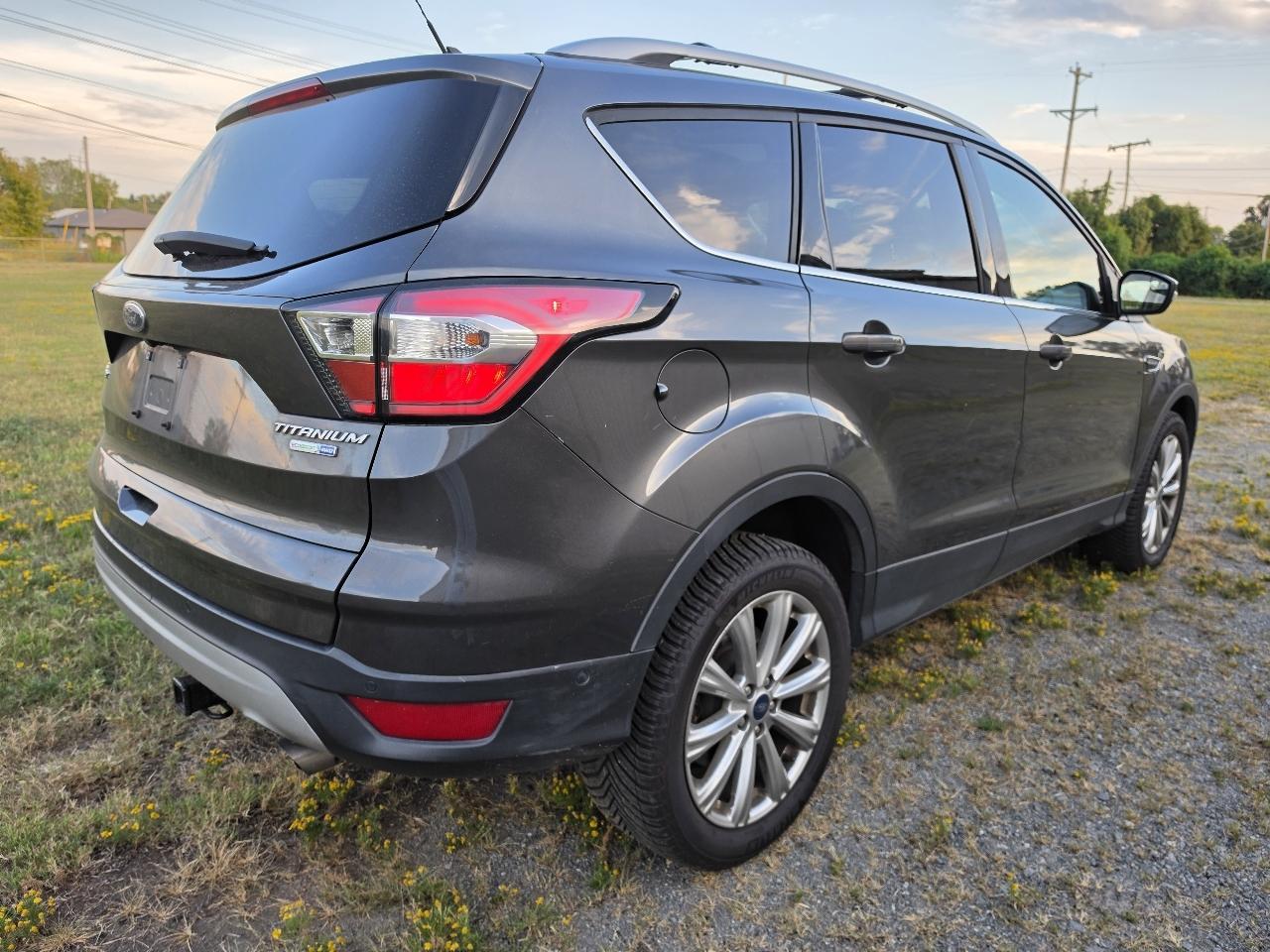 Ford Escape Titanium 4WD 2018