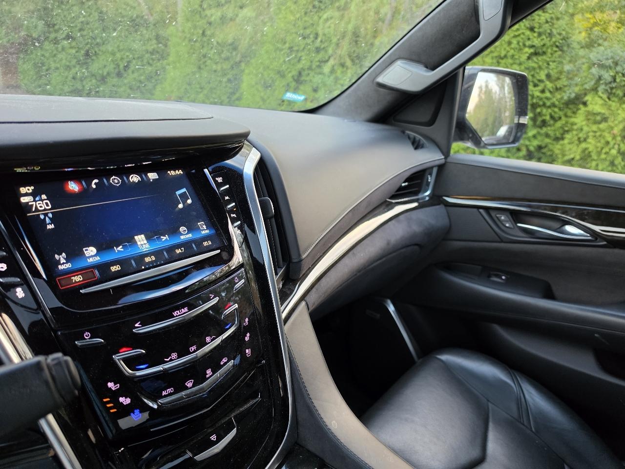 Cadillac Escalade 4WD 4dr Platinum 2018