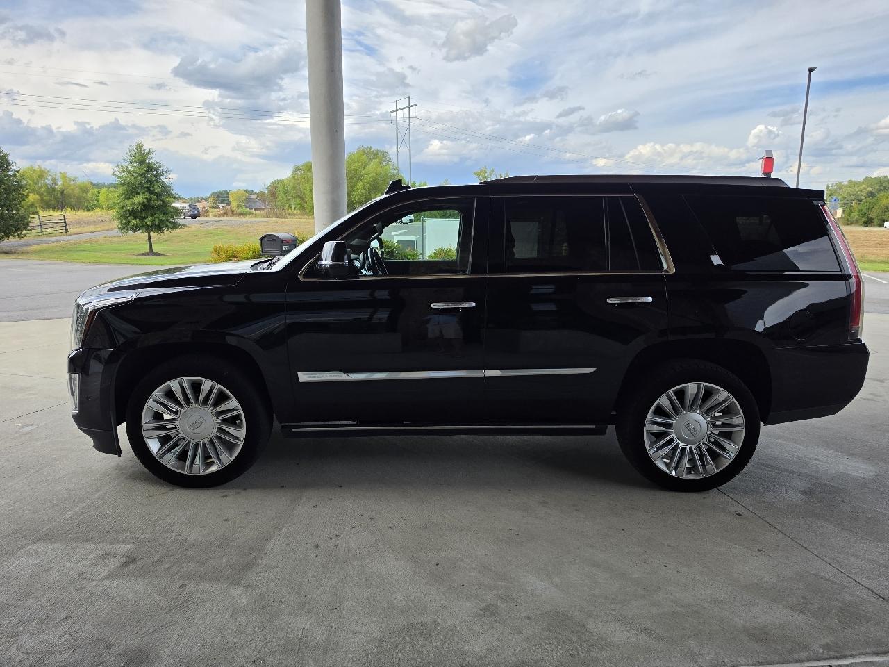 Cadillac Escalade 4WD 4dr Platinum 2018