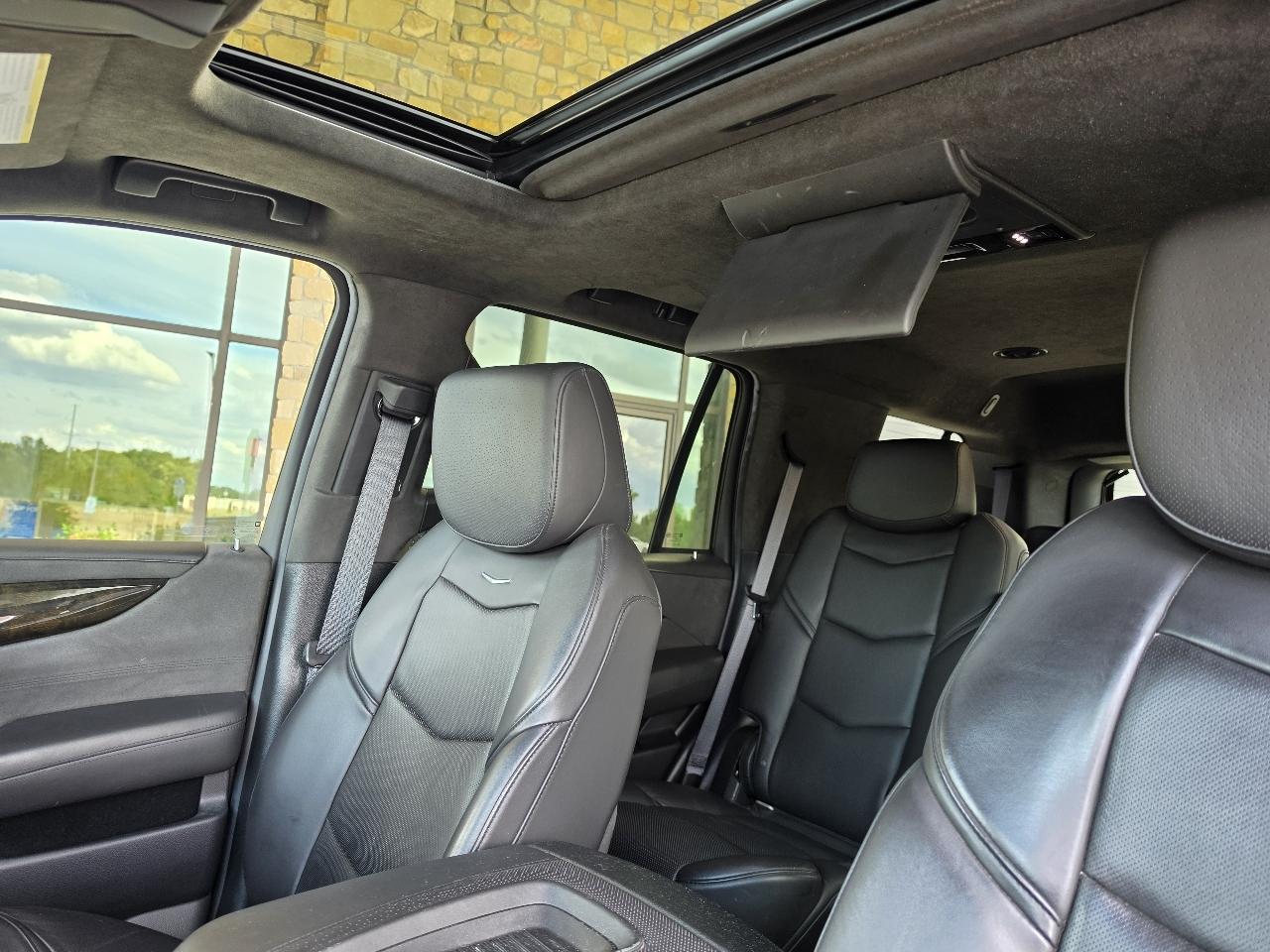 Cadillac Escalade 4WD 4dr Platinum 2018