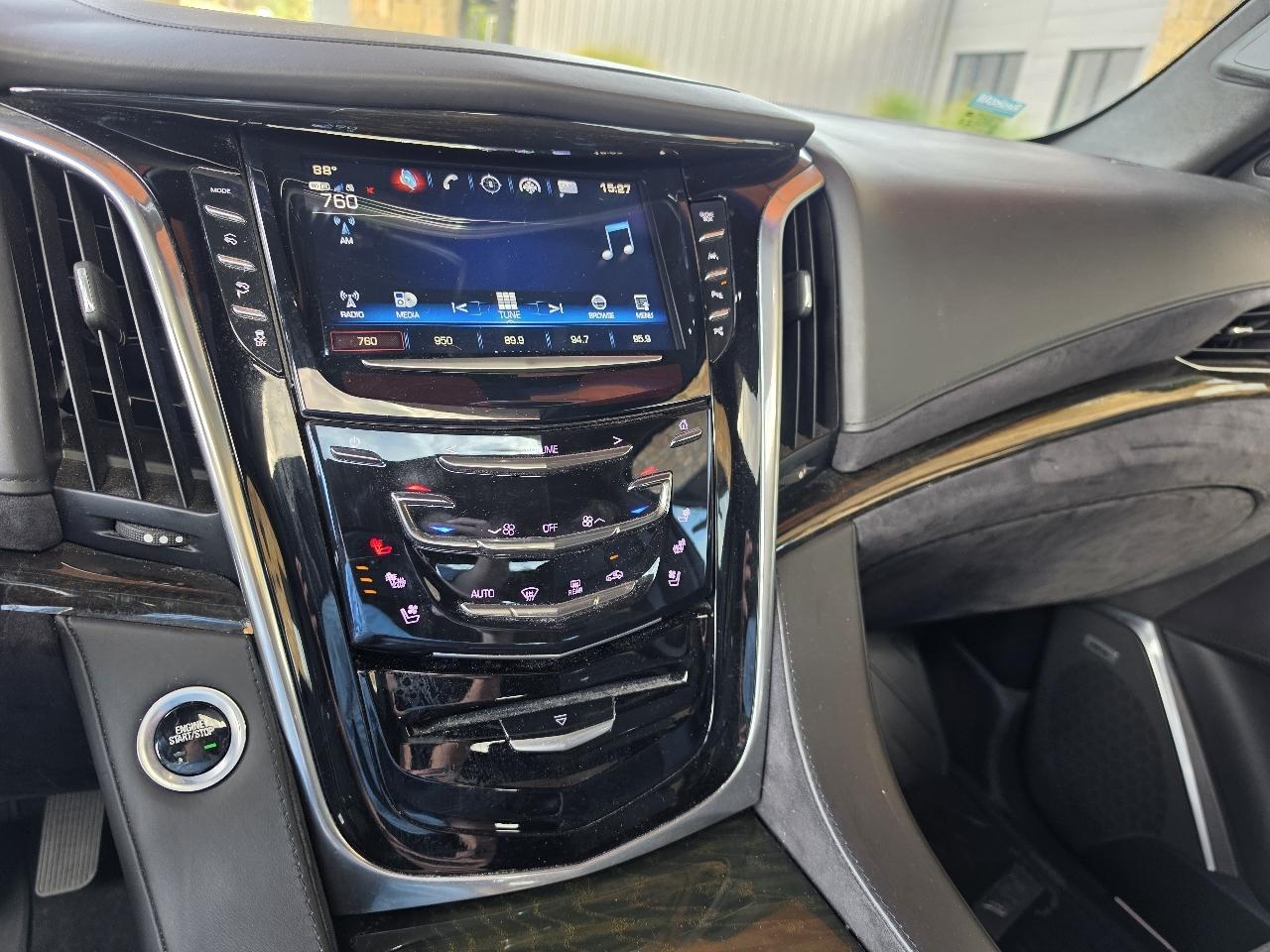 Cadillac Escalade 4WD 4dr Platinum 2018