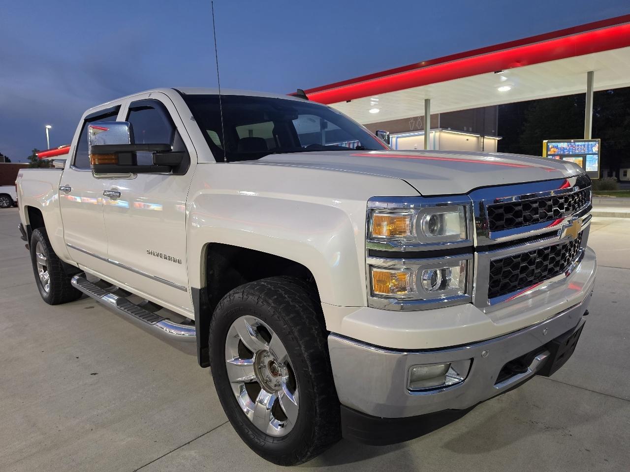 2015 Chevrolet Silverado 1500 4WD Crew Cab 143.5" LTZ w/1LZ