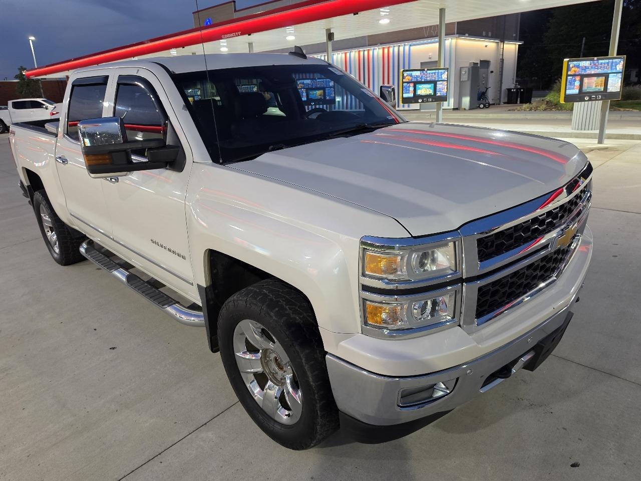 Chevrolet Silverado 1500 4WD Crew Cab 143.5" LTZ w/1LZ 2015