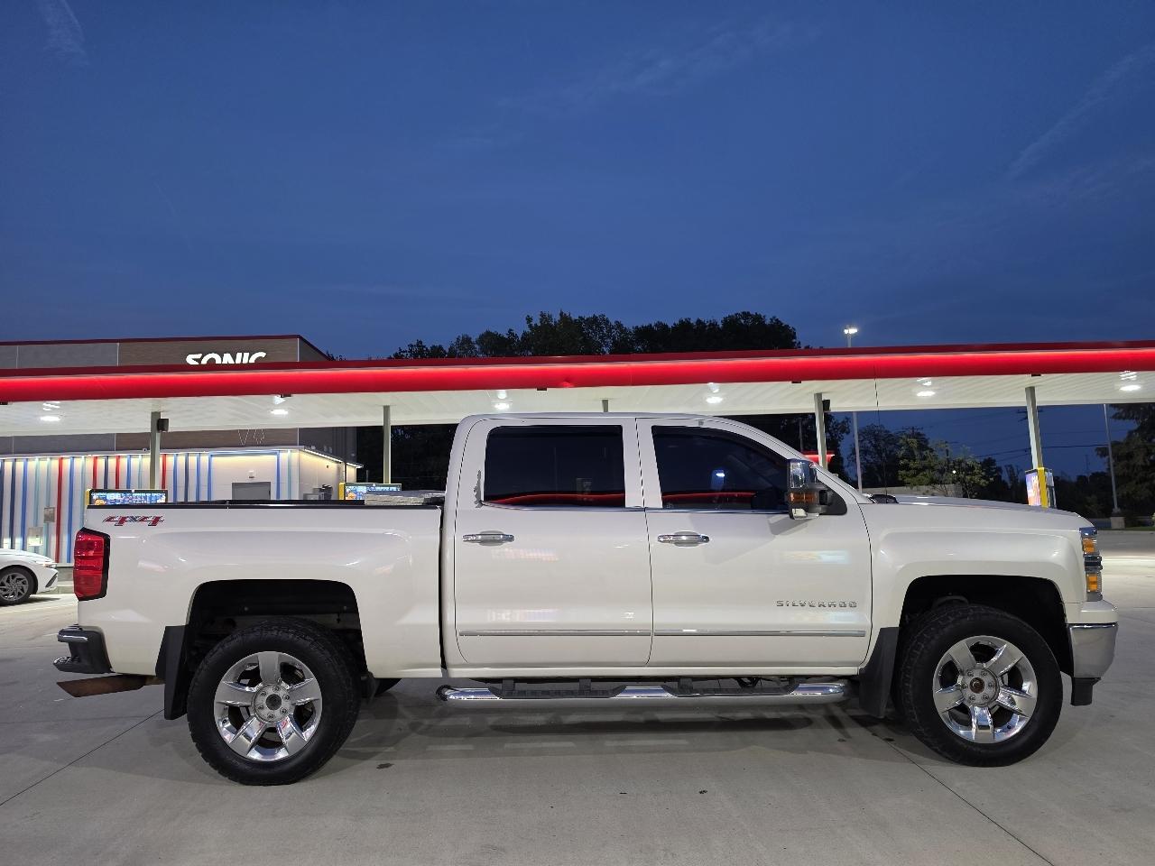 Chevrolet Silverado 1500 4WD Crew Cab 143.5" LTZ w/1LZ 2015