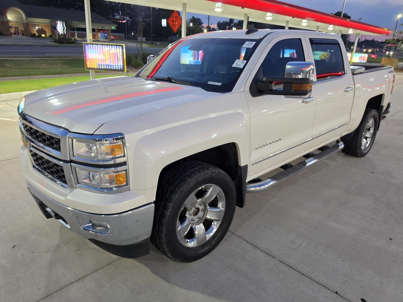 Chevrolet Silverado 1500 4WD Crew Cab 143.5" LTZ w/1LZ 2015