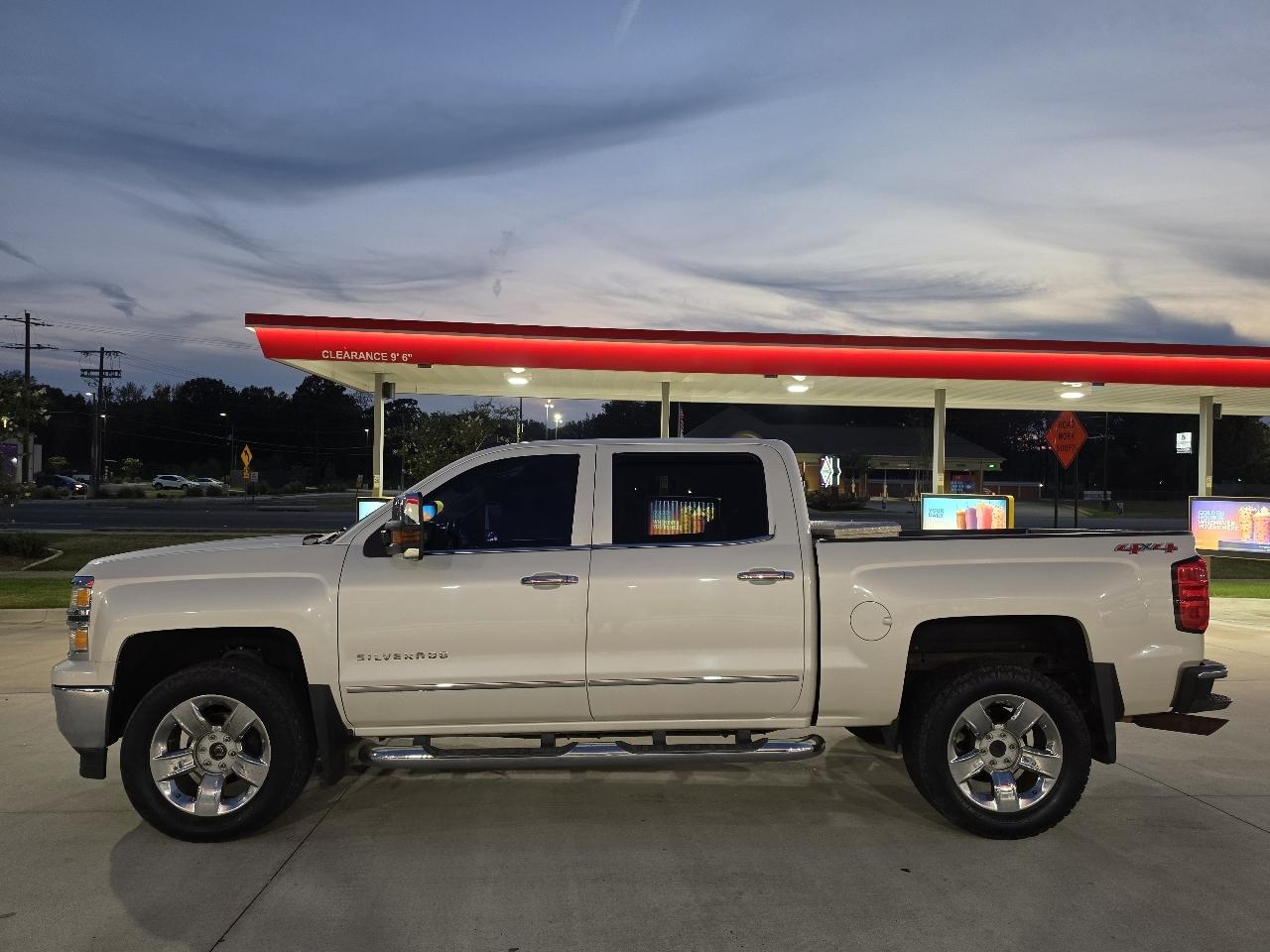 Chevrolet Silverado 1500 4WD Crew Cab 143.5" LTZ w/1LZ 2015