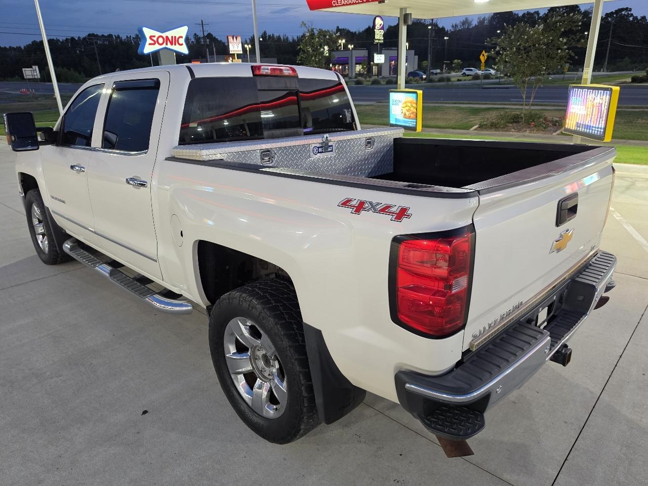 Chevrolet Silverado 1500 4WD Crew Cab 143.5" LTZ w/1LZ 2015