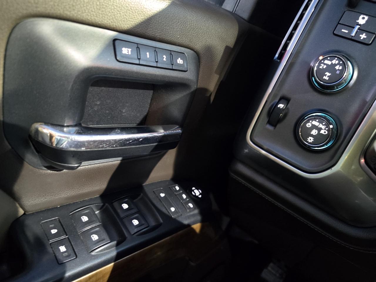 Chevrolet Silverado 1500 4WD Crew Cab 143.5" LTZ w/1LZ 2015