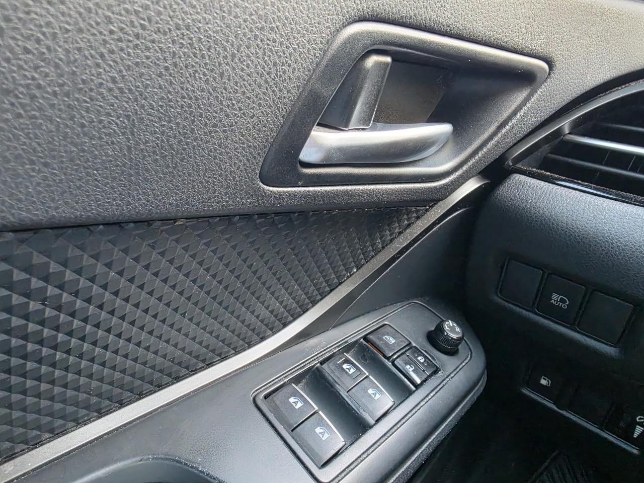 Toyota C-HR XLE FWD (Natl) 2018