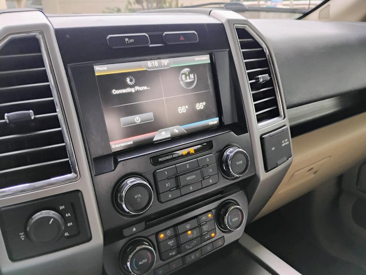 Ford F-150 4WD SuperCrew 139" Lariat 2015