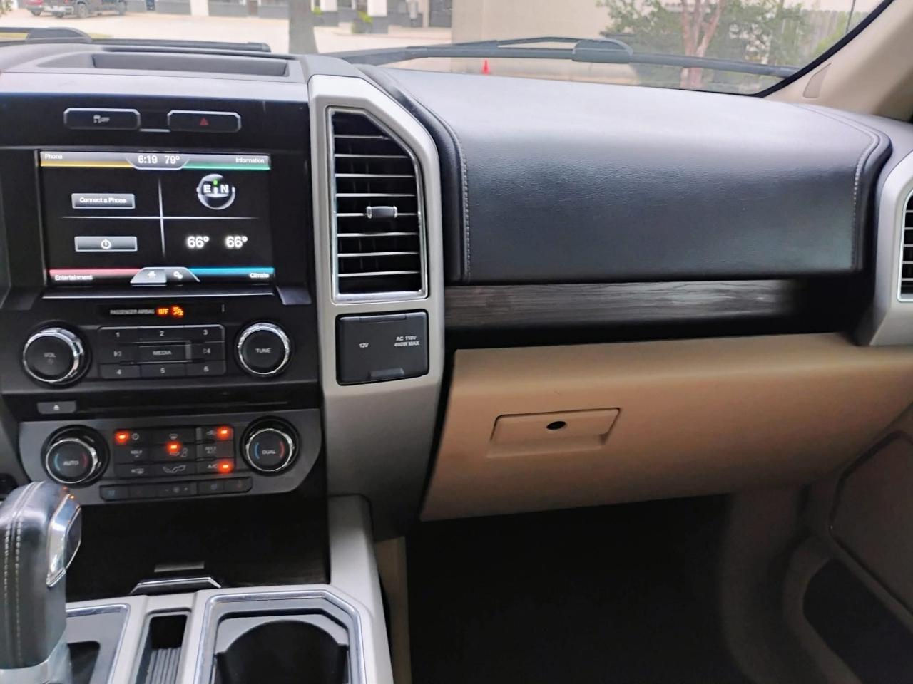 Ford F-150 4WD SuperCrew 139" Lariat 2015