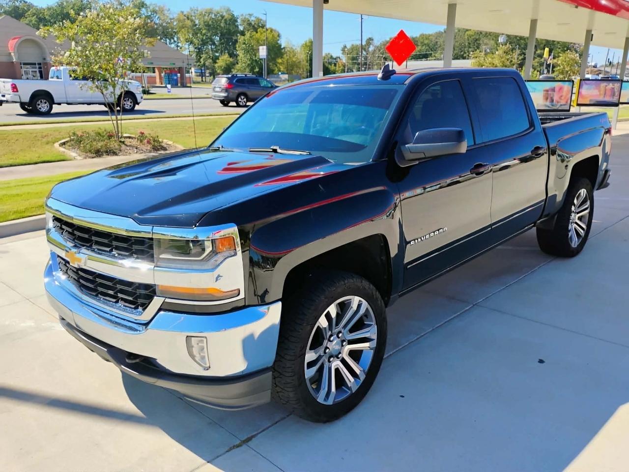 Chevrolet Silverado 1500 4WD Crew Cab 143.5" LT w/1LT 2018