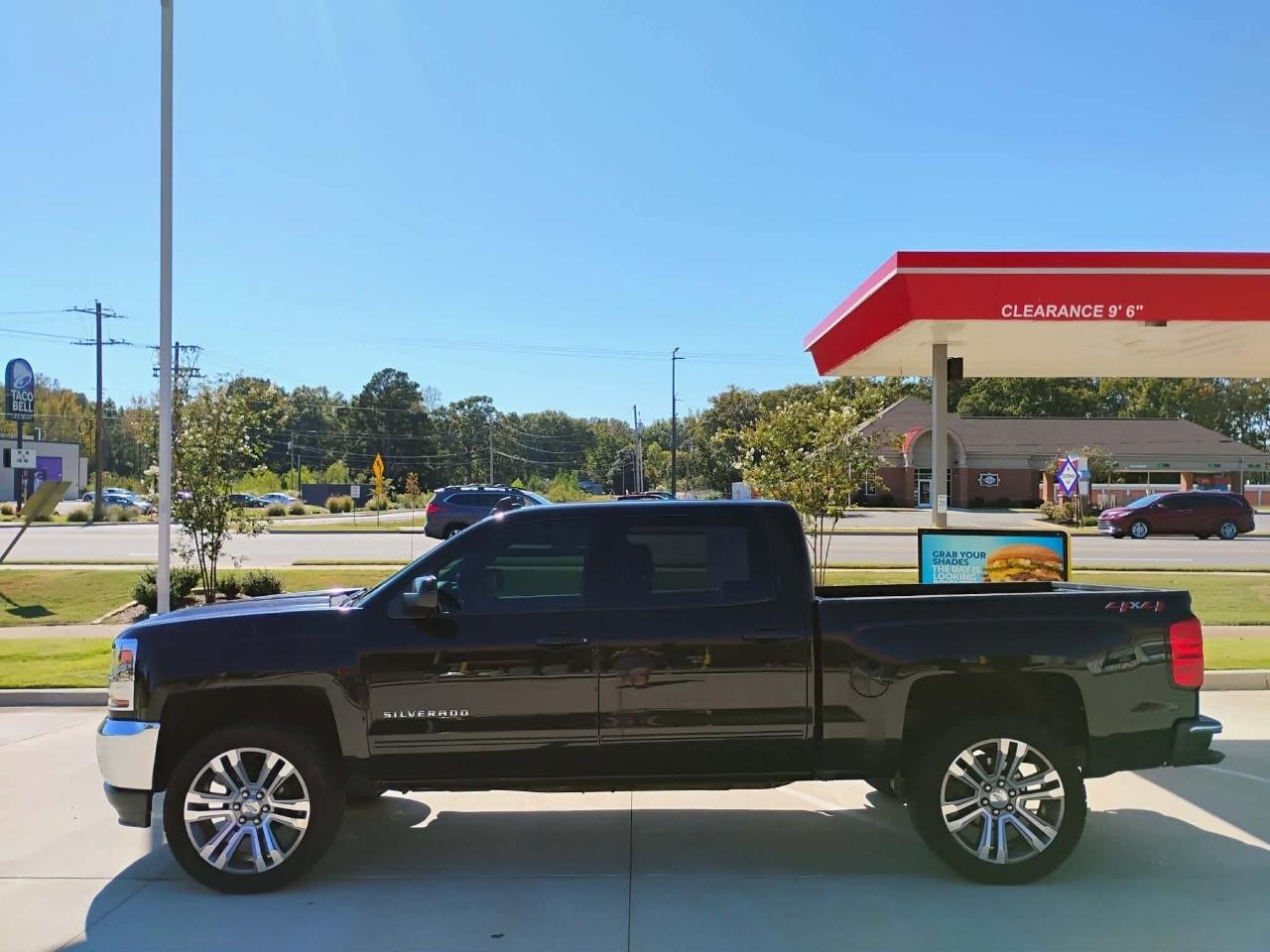 Chevrolet Silverado 1500 4WD Crew Cab 143.5" LT w/1LT 2018