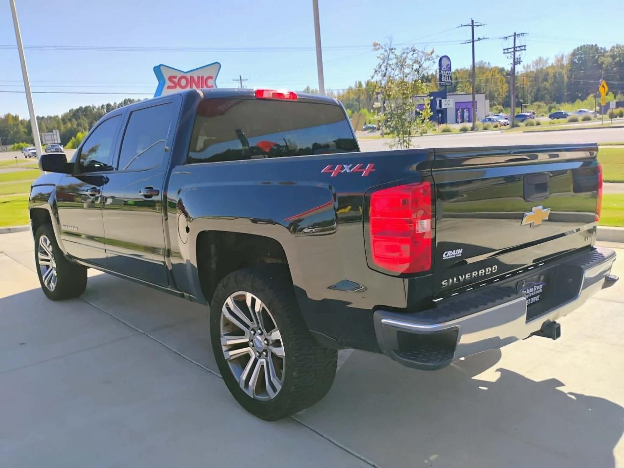 Chevrolet Silverado 1500 4WD Crew Cab 143.5" LT w/1LT 2018