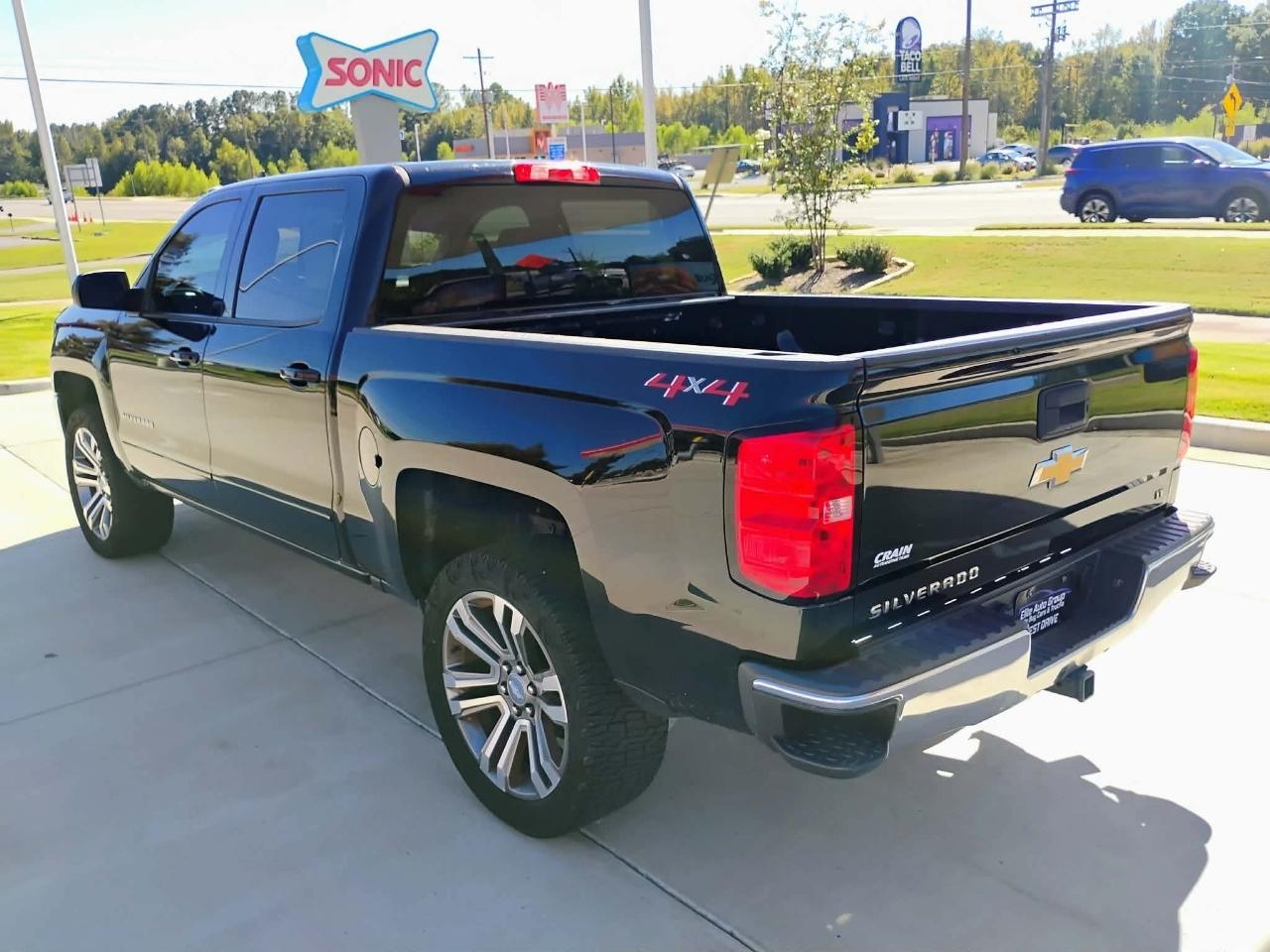 Chevrolet Silverado 1500 4WD Crew Cab 143.5" LT w/1LT 2018