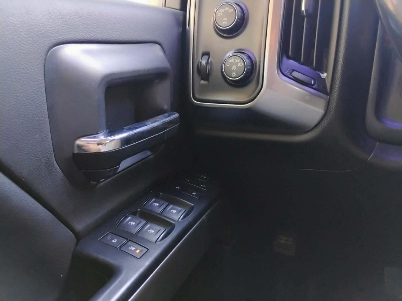 Chevrolet Silverado 1500 4WD Crew Cab 143.5" LT w/1LT 2018