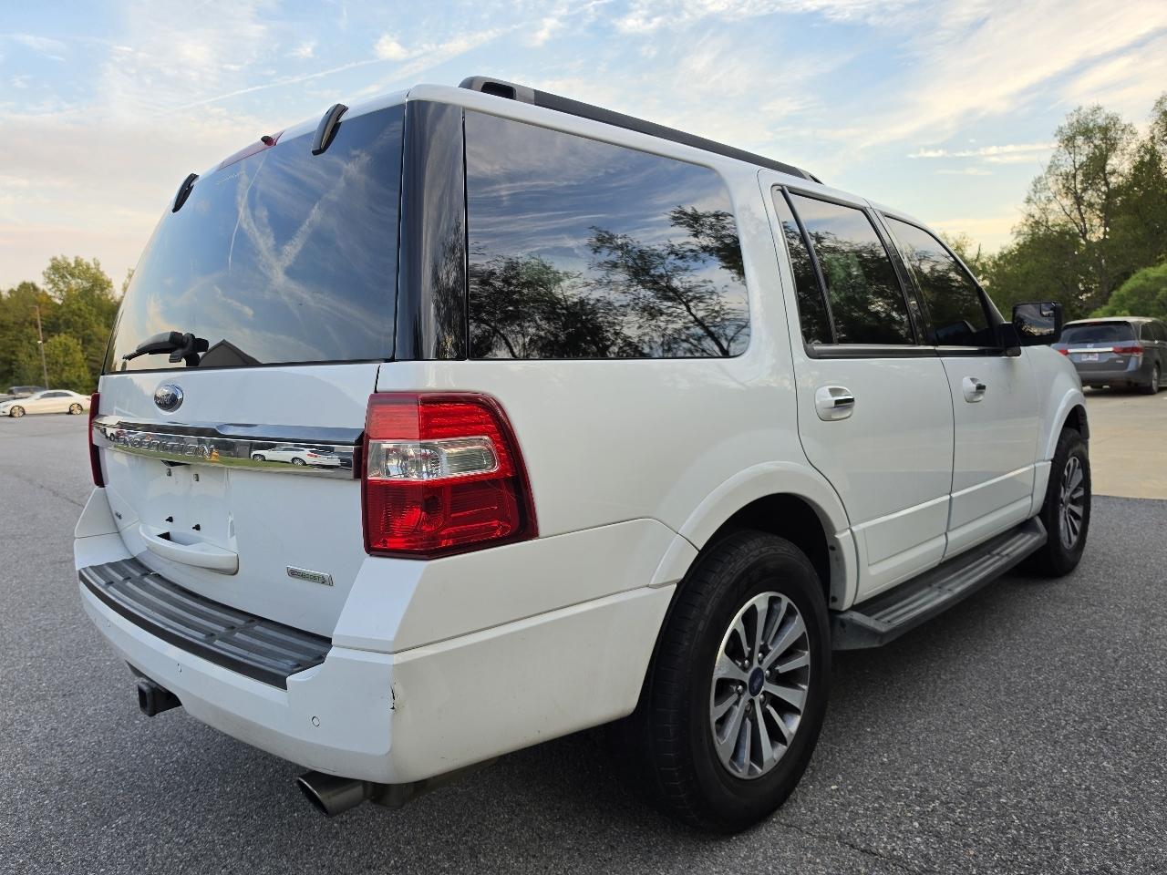 Ford Expedition 119" XLT 2017