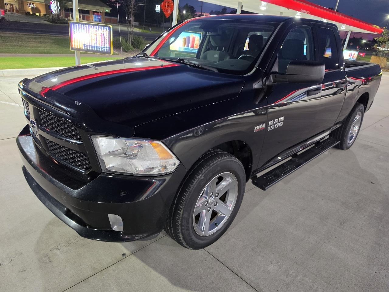 RAM 1500 2WD Quad Cab 140.5" Express 2015