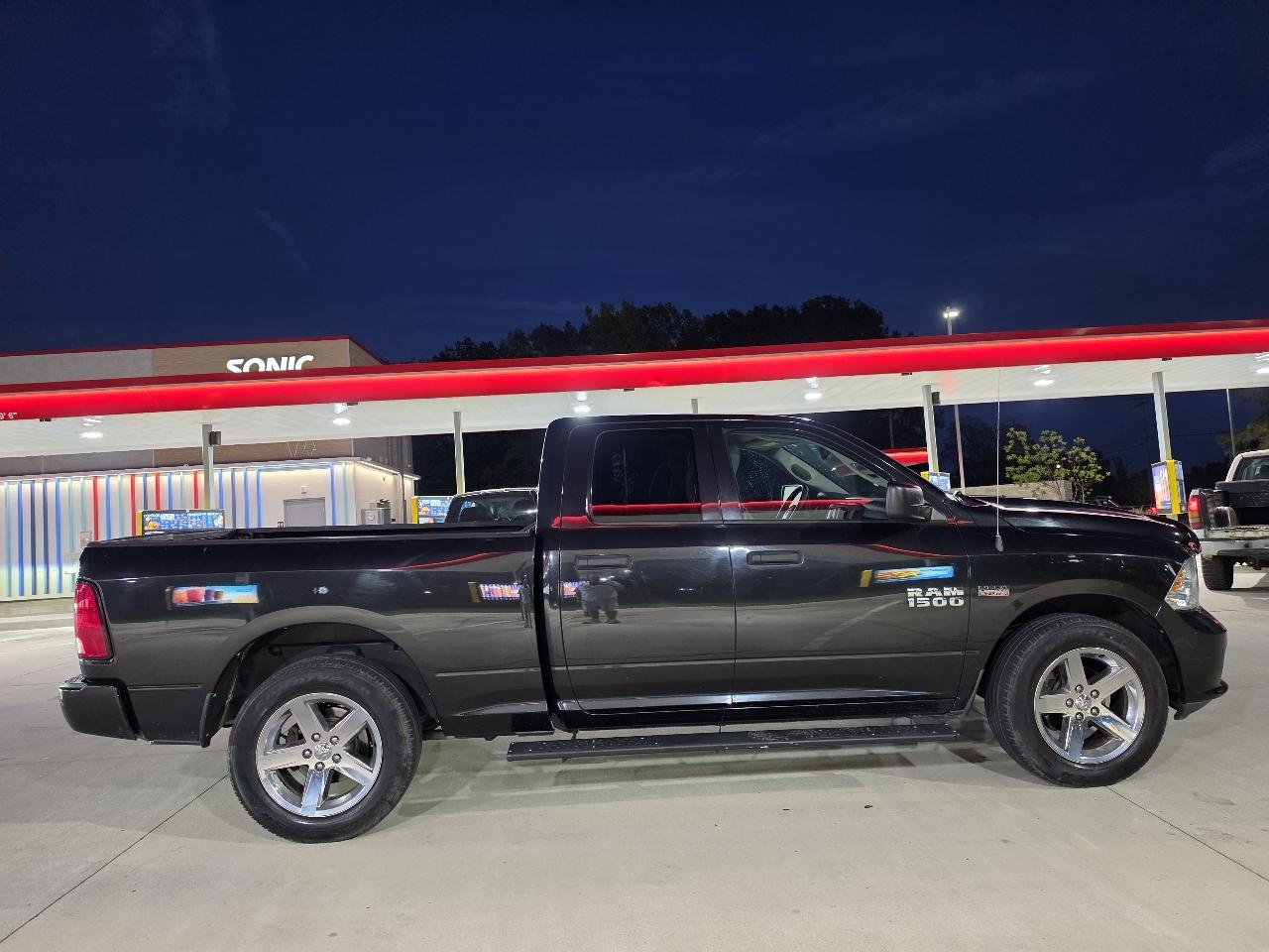 RAM 1500 2WD Quad Cab 140.5" Express 2015
