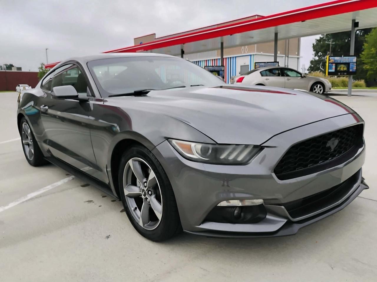 2016 Ford Mustang V6