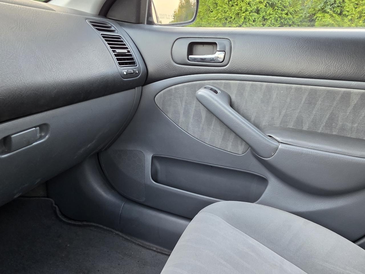 Honda Civic Sdn LX AT 2005