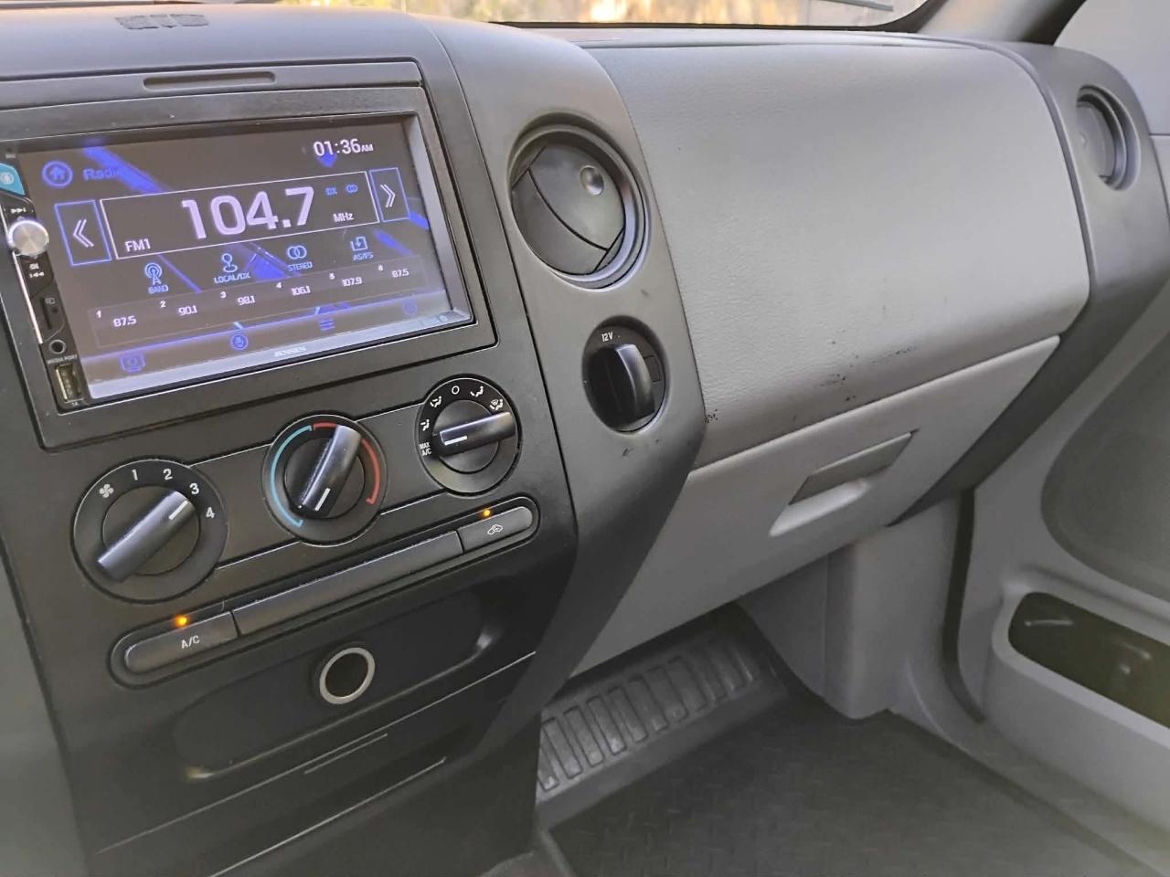 Ford F-150 2WD Reg Cab Flareside 126" STX 2006